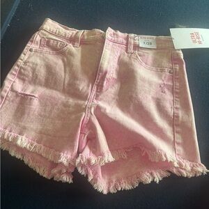 Ultra Hi-Rise Pink Denim “daisy dukes” w/ frayed edge💕cute comfy &oh so cool 😎